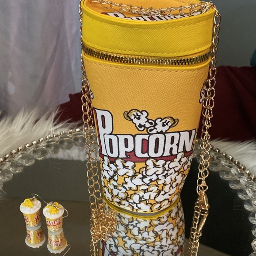 NEW CUTE Popcorn Bag Purse Gold zip and chain NWT earrings in separate listing